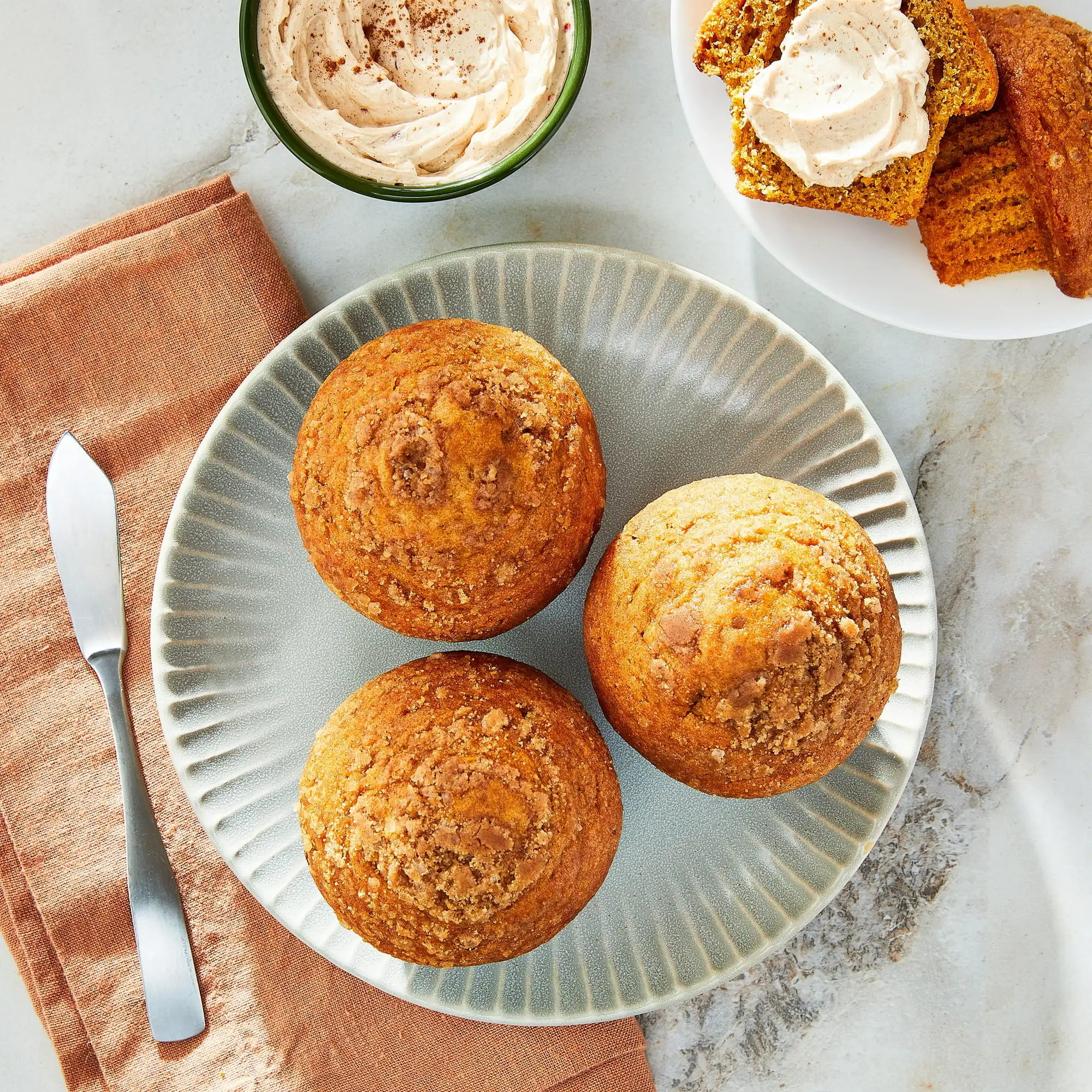 Marketside Pumpkin Spice Streusel Muffins 14 oz Tray 4 Count - Image 2
